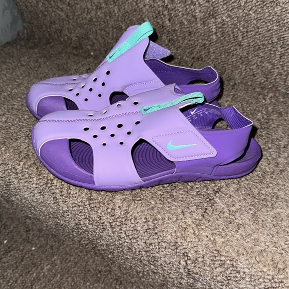 Nike Sandals - Picture 2 of 3